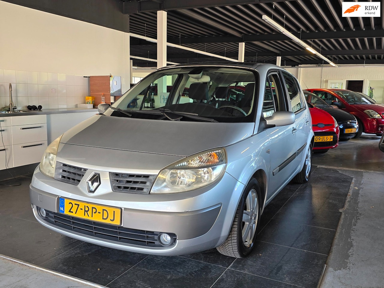 Renault Scénic - 2.0-16V Privilège Luxe/AUTOMAAT/N.A.P/CRUISE/ - AutoWereld.nl