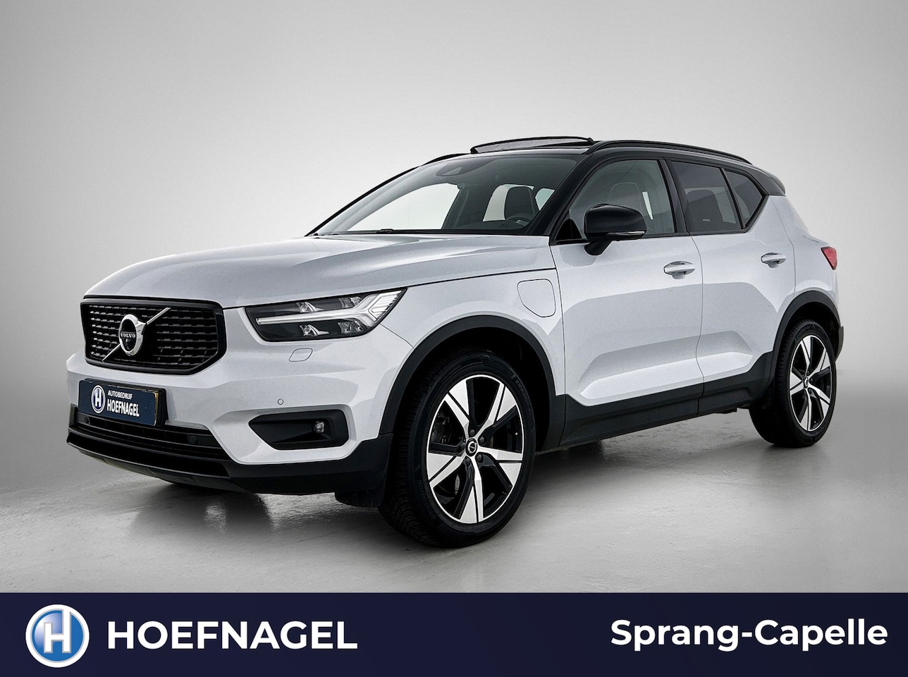 Volvo XC40 - 1.5 T5 Recharge R-Design | Schuifdak | Camera | Stoel-/Stuurverwarming | Harman/Kardon - AutoWereld.nl