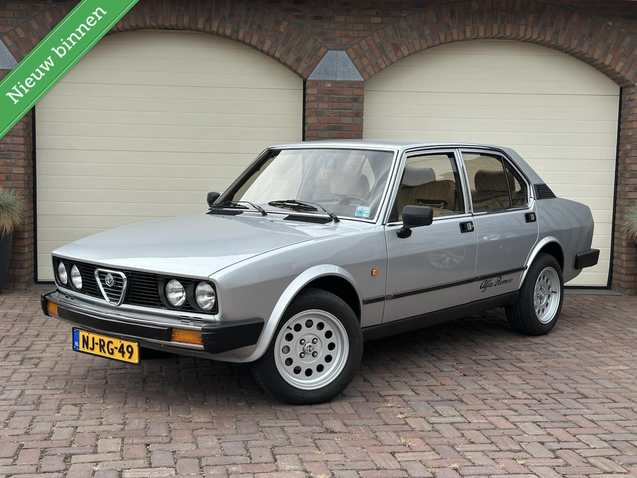 Alfa Romeo Alfetta - 2.0 Quadrifoglio Oro Compleet gerestaureerd! - AutoWereld.nl