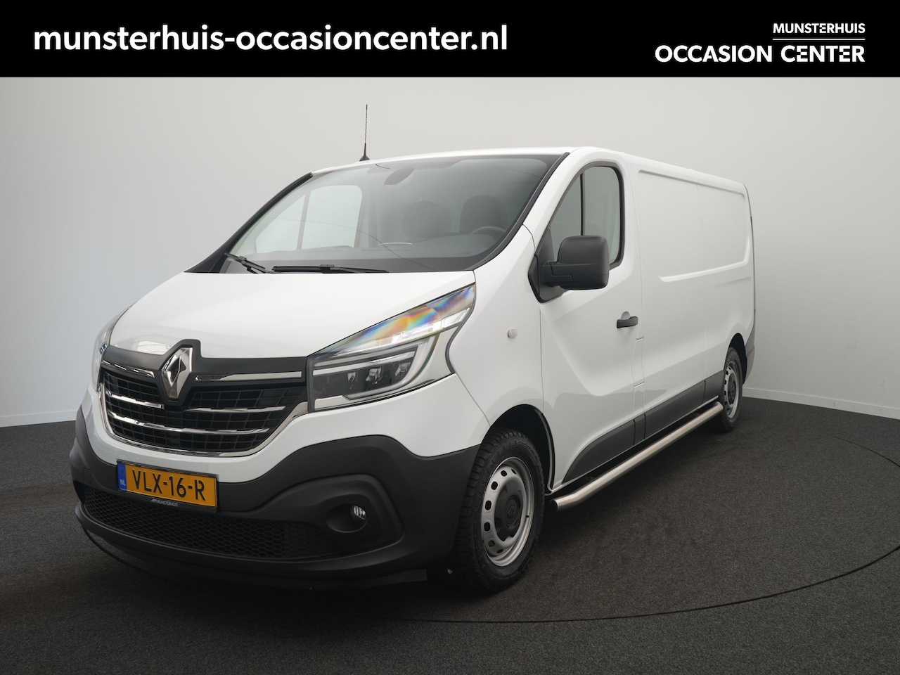 Renault Trafic - 2.0 dCi 120 T29 L2H1 Luxe - All seasonbanden - Achteruitrijcamera - Trekhaak - AutoWereld.nl