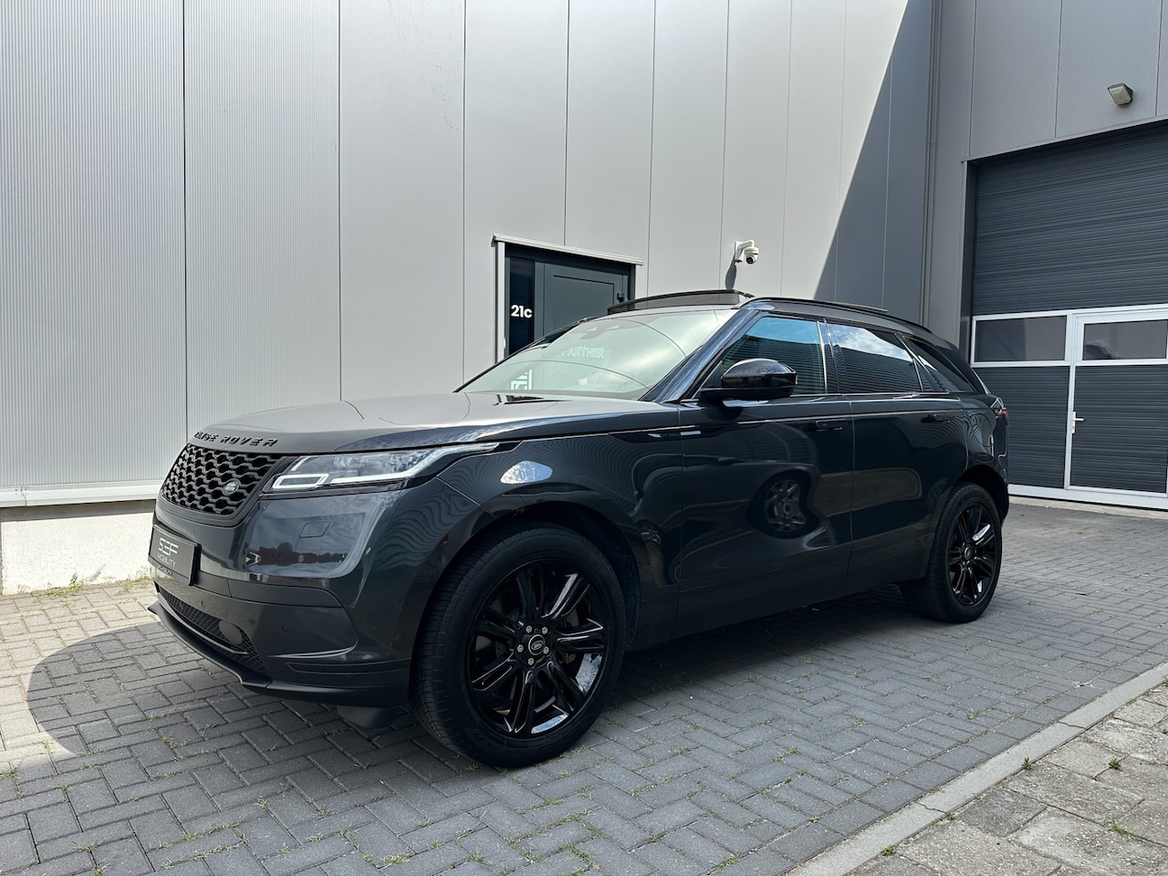 Land Rover Range Rover Velar - 2.0 P400e S Pano | Meridian | Memory | ACC | Dodehoek | Sfeer - AutoWereld.nl