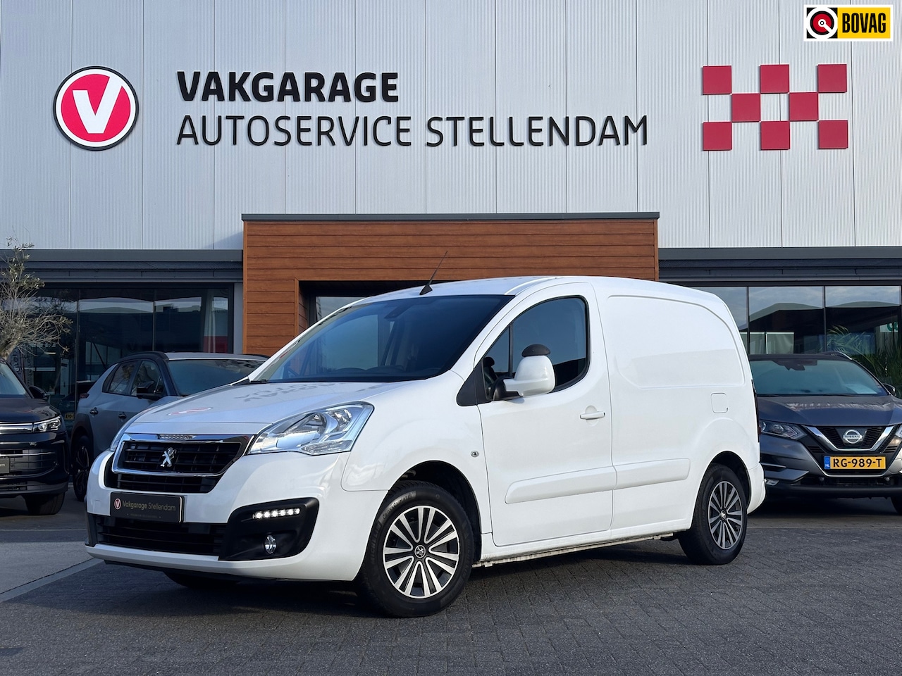 Peugeot Partner - 120 1.6 BlueHDi 75 L1 Premium Pack|Trekhaak|Carplay|Cruise Control|Airco|Navi - AutoWereld.nl