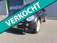 MINI Cabrio - 1.6 Cooper Cabrio met zeer lage Km stand en perfecte staat Boekjes aanwezig en nieuwe APK