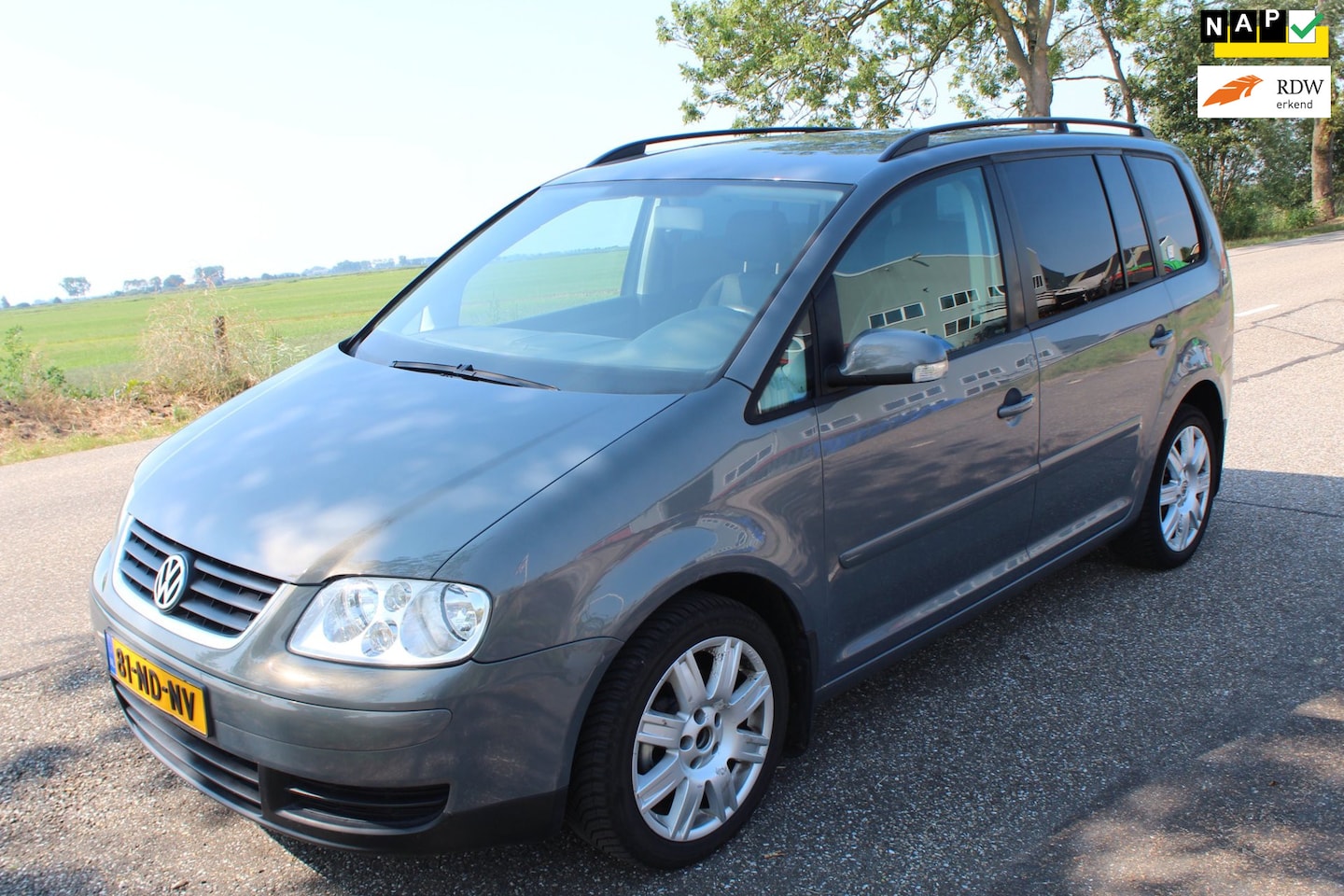 Volkswagen Touran - 1.6-16V FSI Trendline 1.6-16V FSI Trendline - AutoWereld.nl