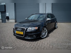Audi RS4 - Avant 4.2 V8 RS 4 quattro