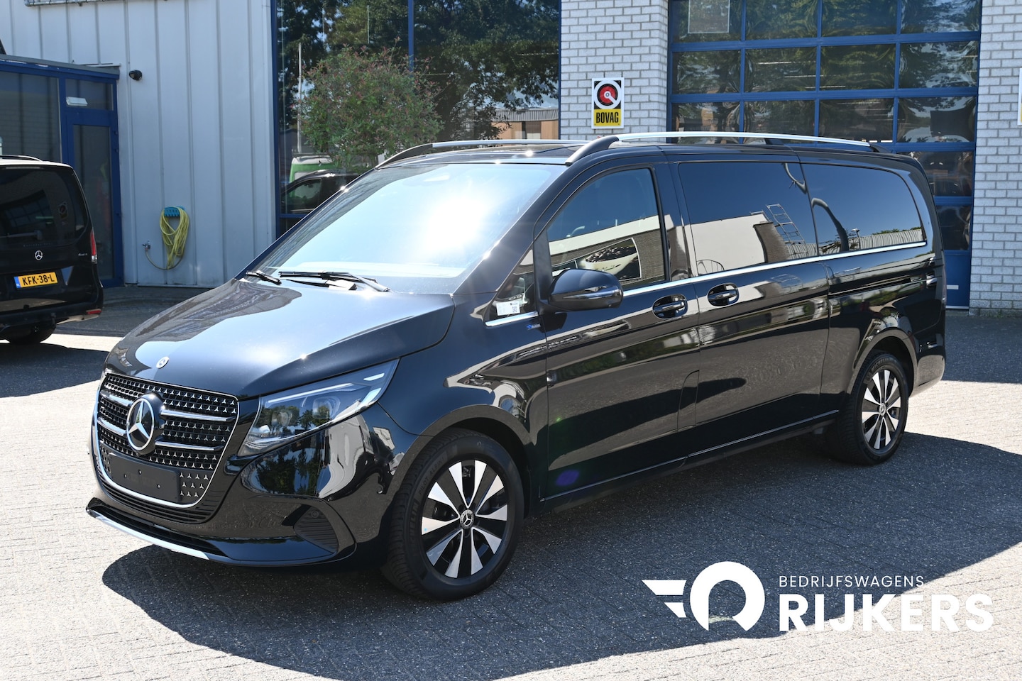 Mercedes-Benz V-klasse - 300d 4-Matic L3 Avantgarde 4x4 8 Persoons, Incl BPM en BTW - AutoWereld.nl
