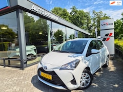 Toyota Yaris - 1.5 Hybrid Active/NAVI/CAMERA/TREKHAAK/4 SEIZOENENBANDEN/CRUISE
