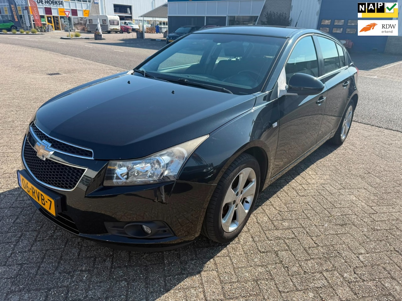 Chevrolet Cruze - € 1850,- 1.8 LTZ Aircondition Apk 07/2027 5 Drs - AutoWereld.nl