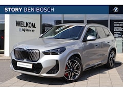 BMW iX1 - eDrive20 M Sport / Trekhaak / Panoramadak / Sportstoelen /	Comfort Access / Head-Up / Harm