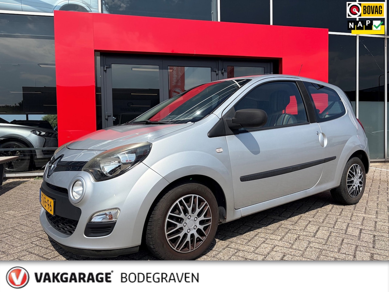Renault Twingo - 1.2 16V Parisienne 1.2 16V Parisienne - AutoWereld.nl