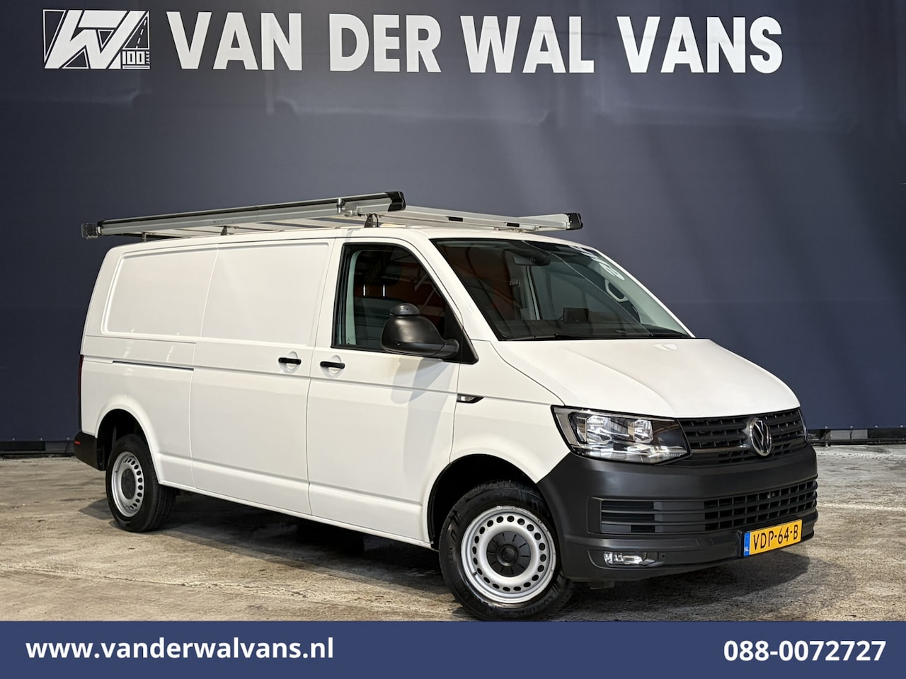 Volkswagen Transporter - 2.0 TDI 102pk L2H1 Euro6 Airco | Omvormer | Imperiaal | Trekhaak | Camera Parkeersensoren, - AutoWereld.nl