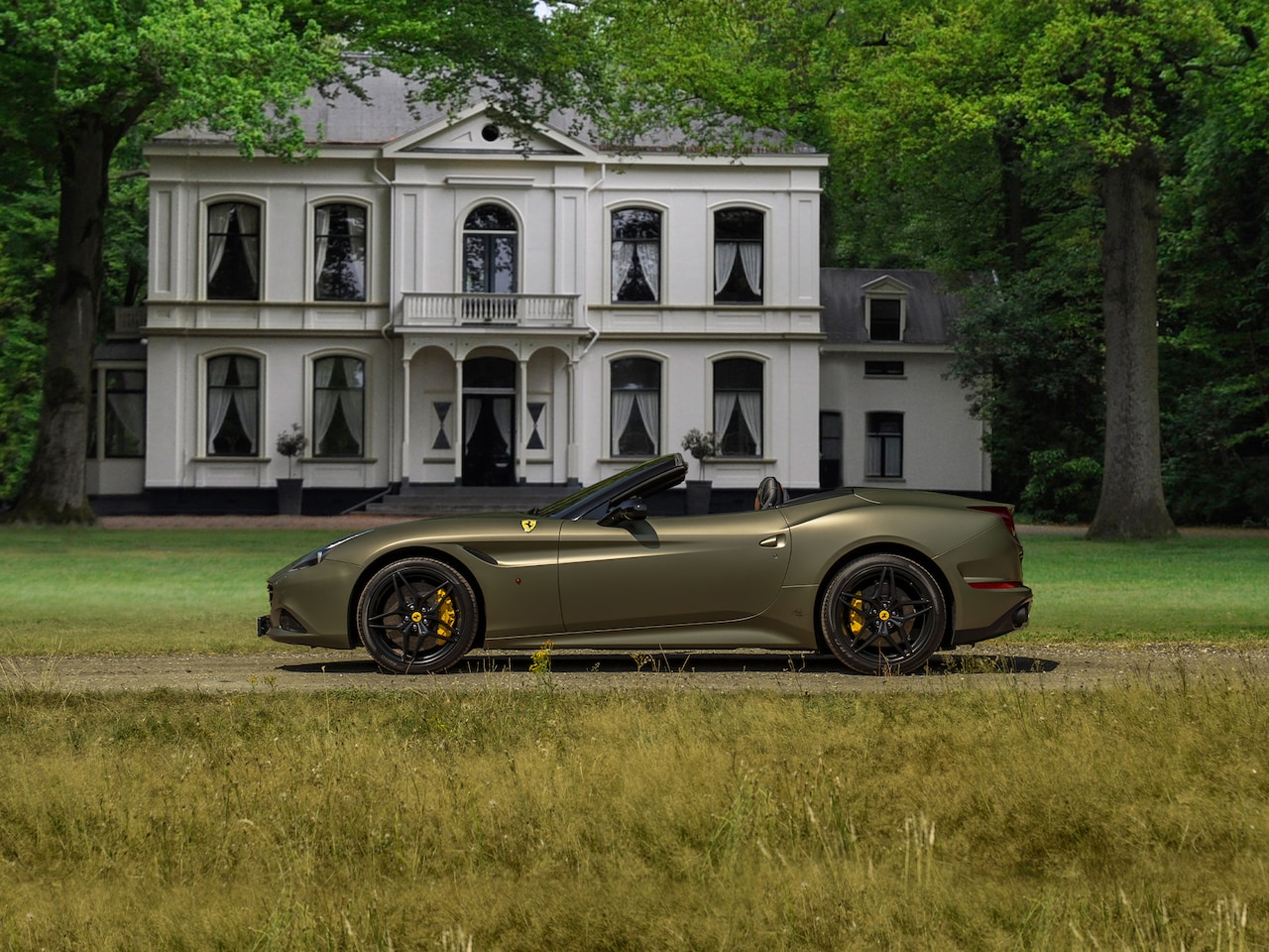 Ferrari California - 3.9 T HELE | Carbon Stuur | CarPlay | Nero dak - AutoWereld.nl