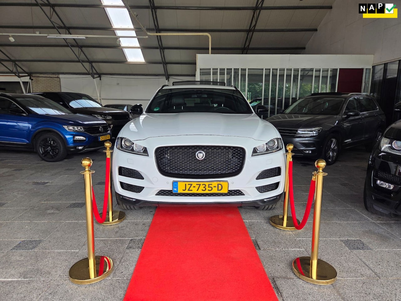 Jaguar F-Pace - 2.0D PANORAMA EURO6! 2016! - AutoWereld.nl