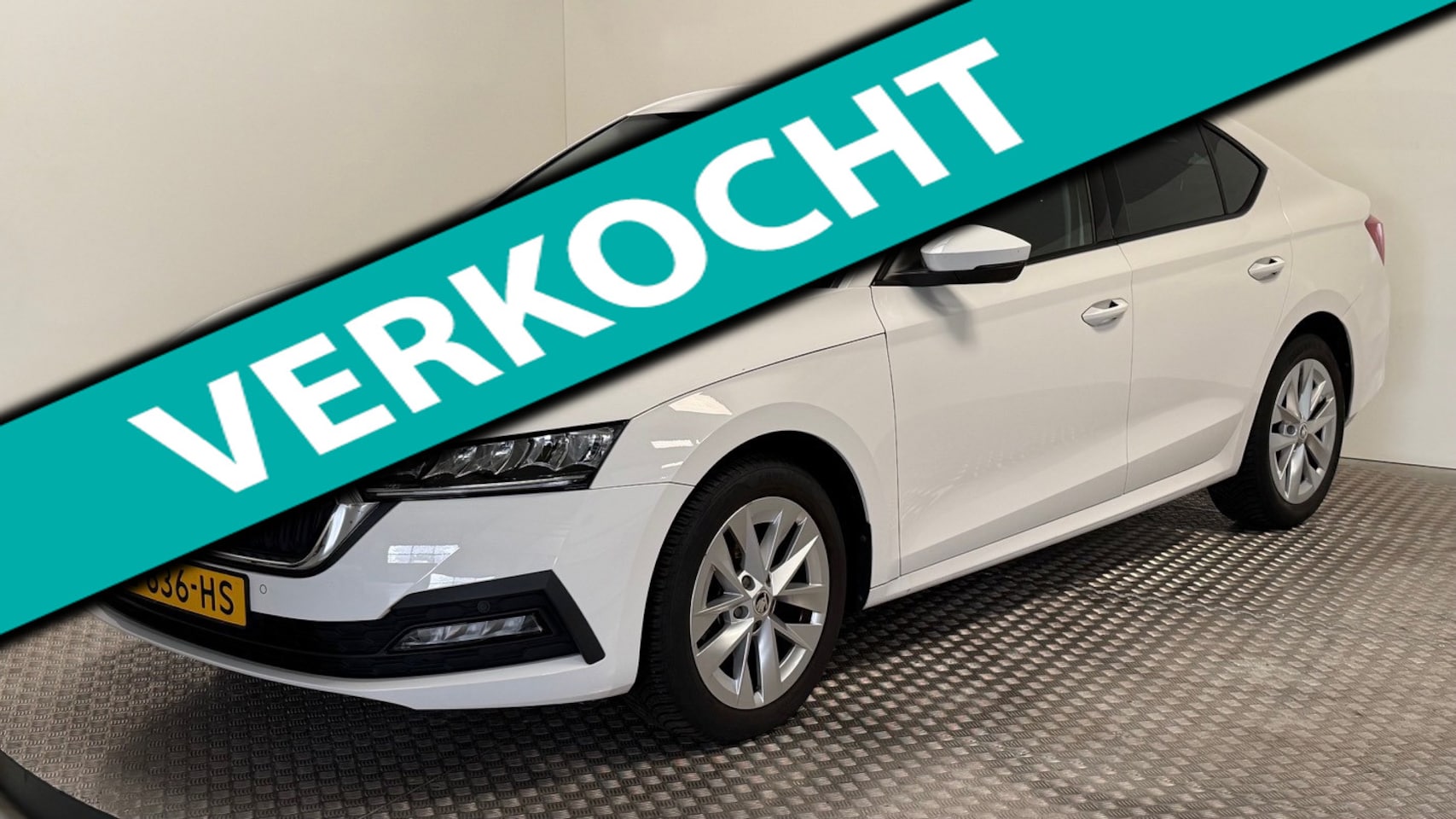 Skoda Octavia - 1.0 e-TSI Business Edition Benzine automaat navigatie carplay cruisecontrole airco - AutoWereld.nl