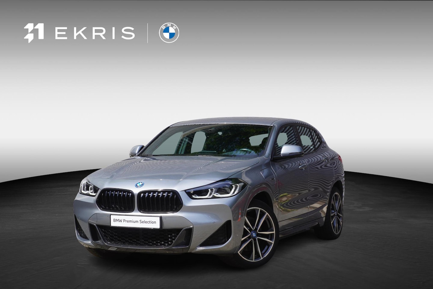 BMW X2 - xDrive25e High Executive | M Sportpakket | Stuurwielrand verwarmd | BMW Head-Up Display | - AutoWereld.nl