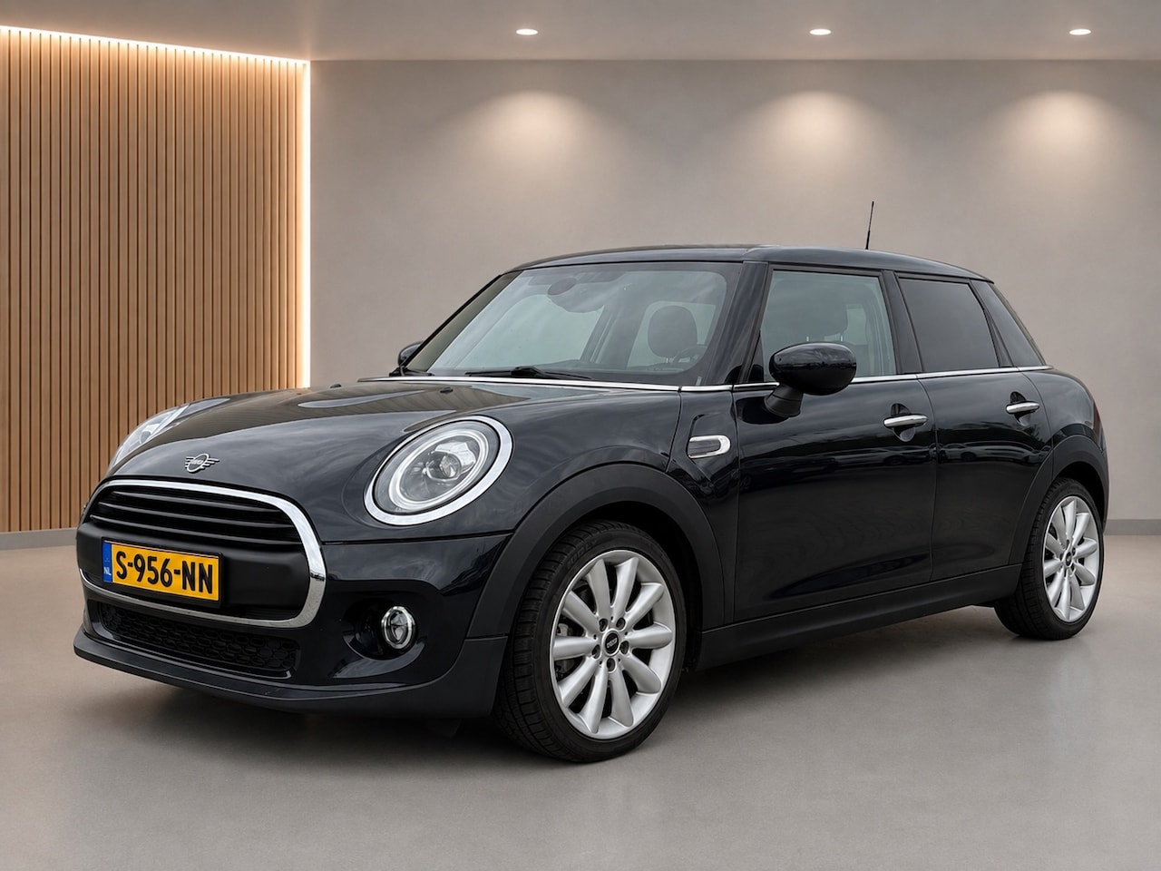 MINI 5-Deurs - 1.5 One Chili | Navigatie | Cruise control | Climate Control | Parkeersensoren | Lichtmeta - AutoWereld.nl