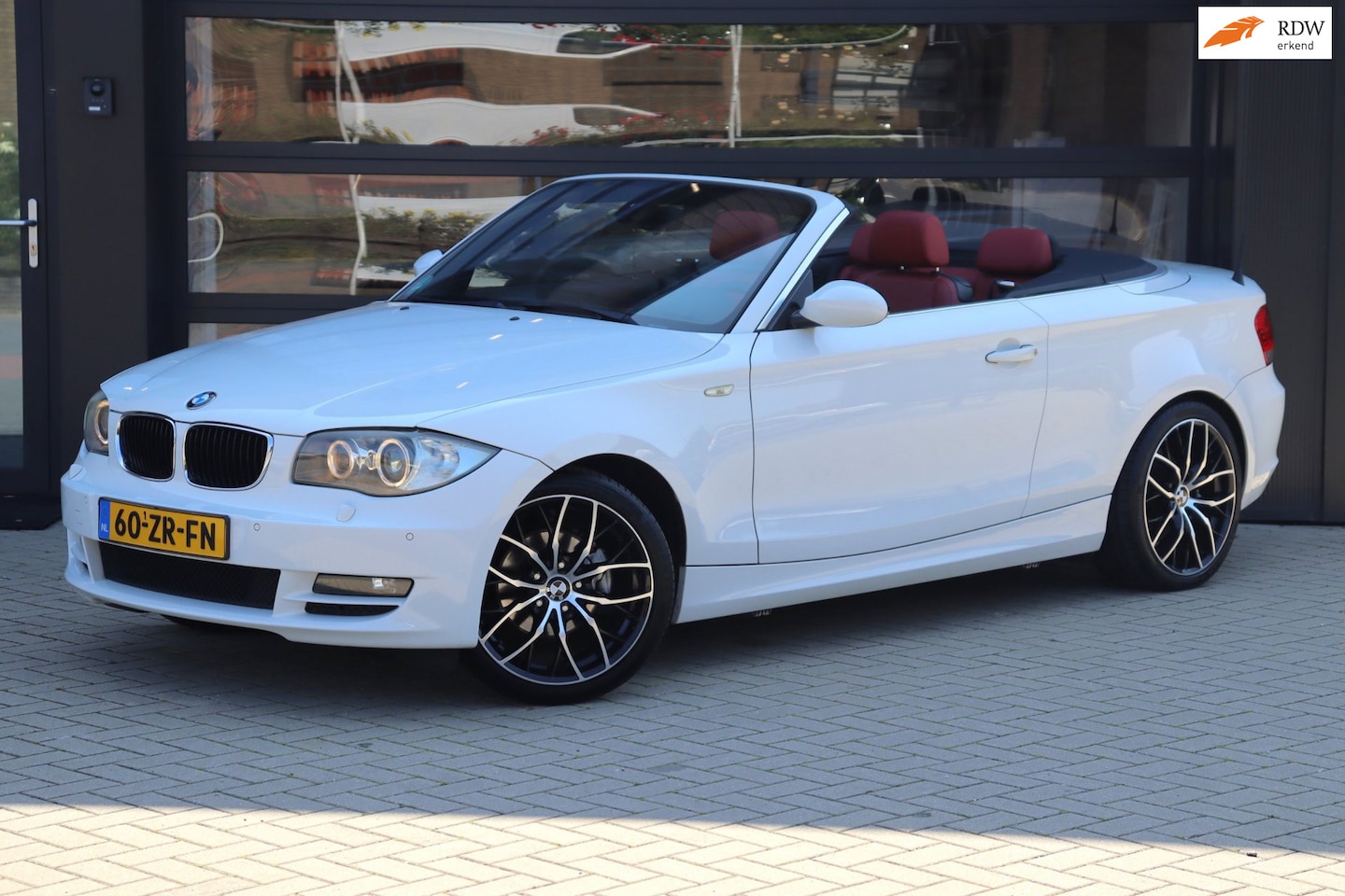 BMW 1-serie Cabrio - 118i High Executive | NAP | Navi | Xenon | Cruise | Leder | Clima | LM Velgen | - AutoWereld.nl
