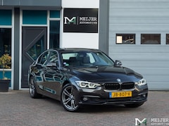 BMW 3-serie - 320i Essential|Leder|LED|Navi Pro|Stoelv.|Cruise|PDC|NAP