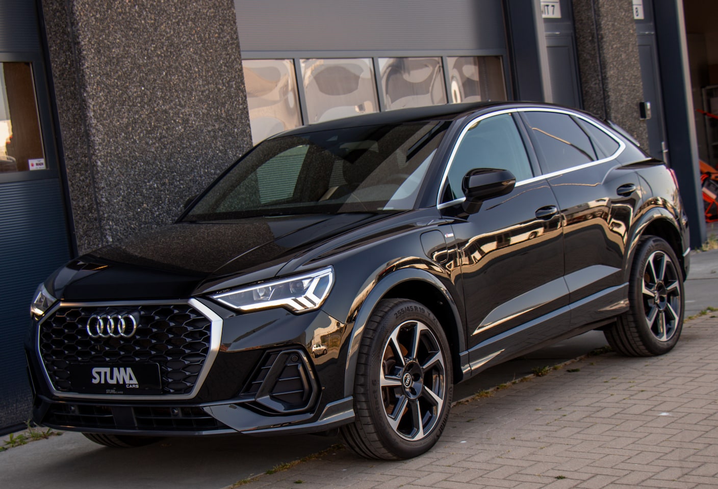 Audi Q3 Sportback - 45 TFSI e S Edition | S-Line | 245 PK | Leder | Matrix LED | Dode Hoek | Virtual Pro | DAB - AutoWereld.nl