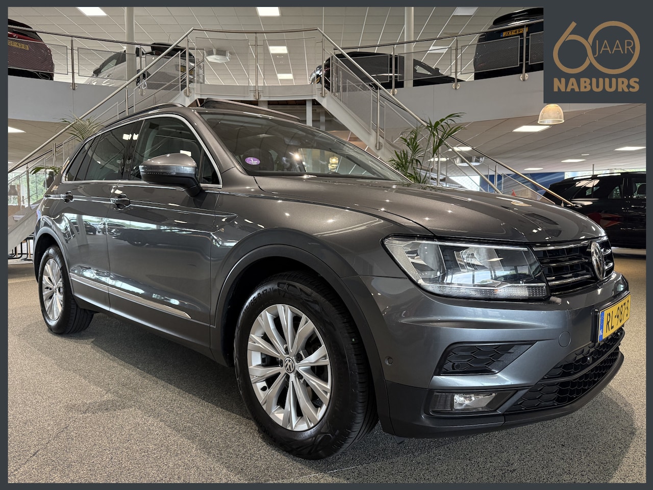 Volkswagen Tiguan - 1.4 TSI ACT Comfortline 1.4 TSI ACT Comfortline, NL auto, Pano, Trekhaak, Adaptive - AutoWereld.nl