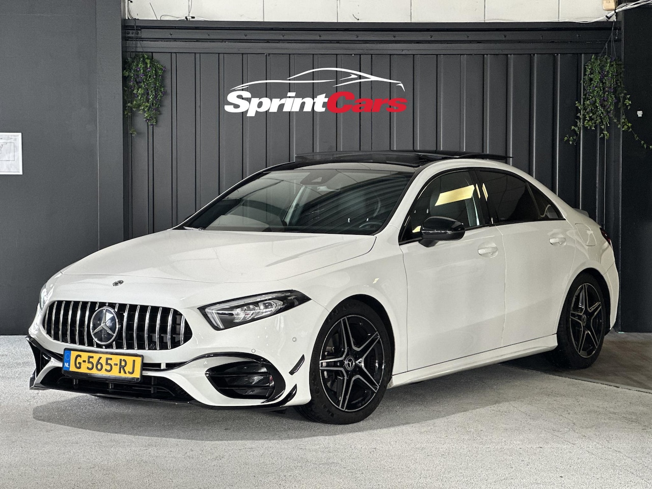 Mercedes-Benz A-klasse - 180 Business Solution AMG | AMG-styling | Panoramadak | Achteruitrijcamera | Carplay | Cru - AutoWereld.nl