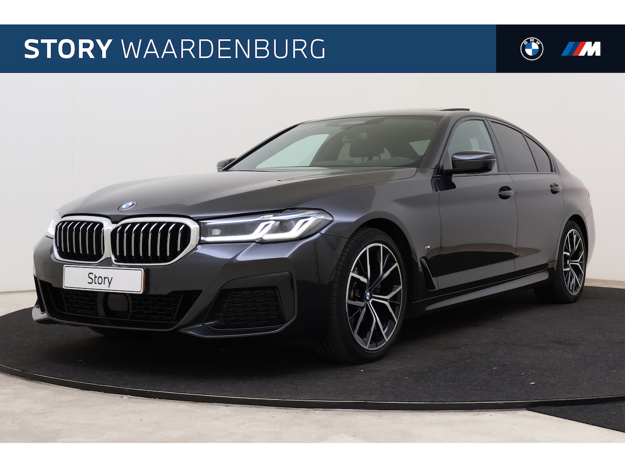 BMW 5-serie - 520d M Sport Automaat / Trekhaak / Schuif-Kanteldak / Comfortstoelen / Comfort Access / La - AutoWereld.nl