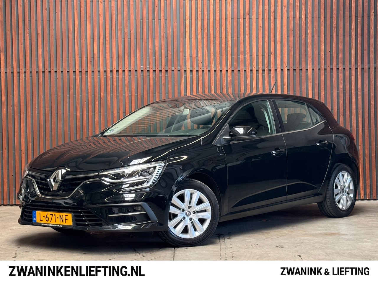 Renault Mégane - 1.3 TCe Bose Navi-Pdc-Camera-Cruise-Clima-Carplay-NL Auto-NAP - AutoWereld.nl