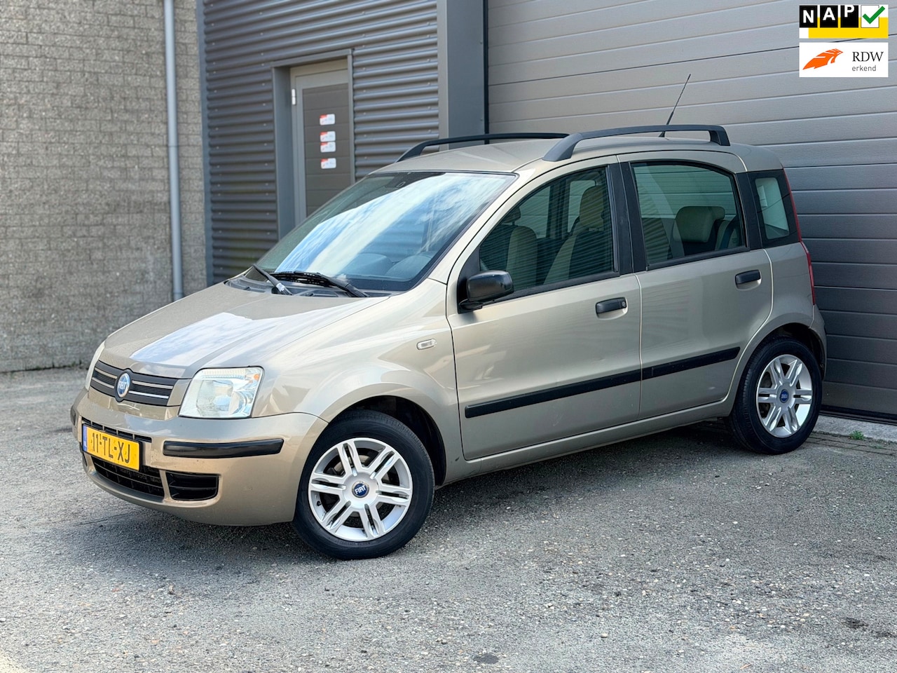 Fiat Panda - 1.2 Emotion Automaat|Airco - AutoWereld.nl