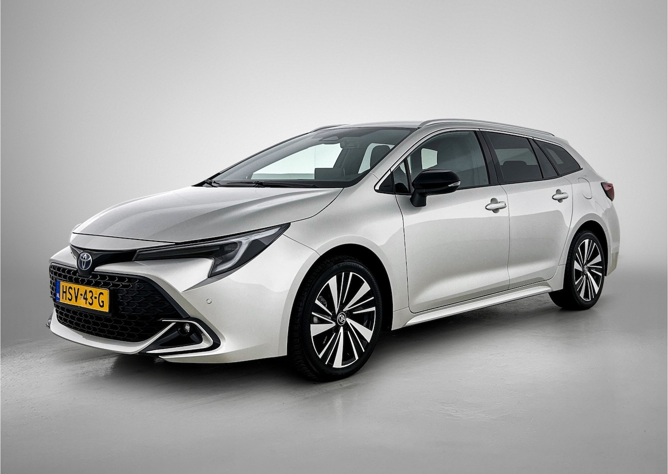 Toyota Corolla Touring Sports - Hybrid 140 Dynamic - AutoWereld.nl