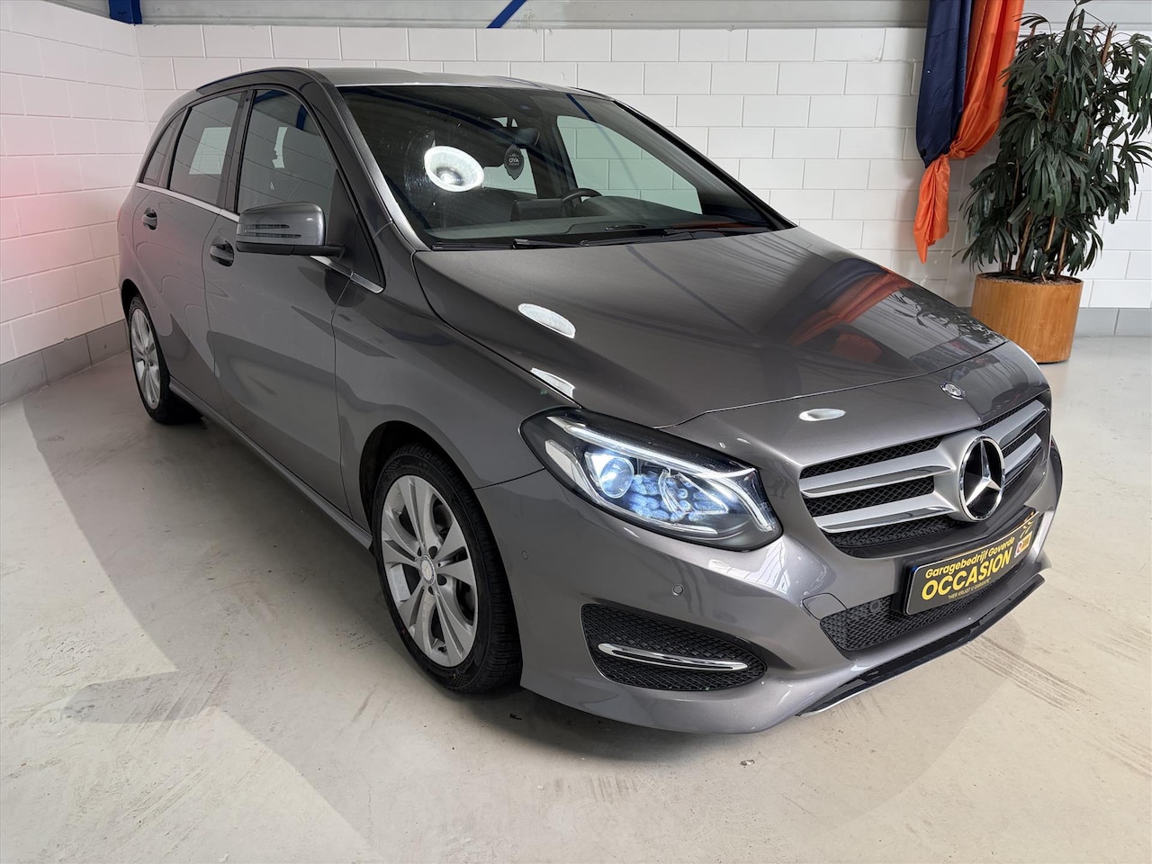 Mercedes-Benz B-klasse - B 180 122PK Ambition. Cruise, Led, Sfeer, Trekhaak - AutoWereld.nl