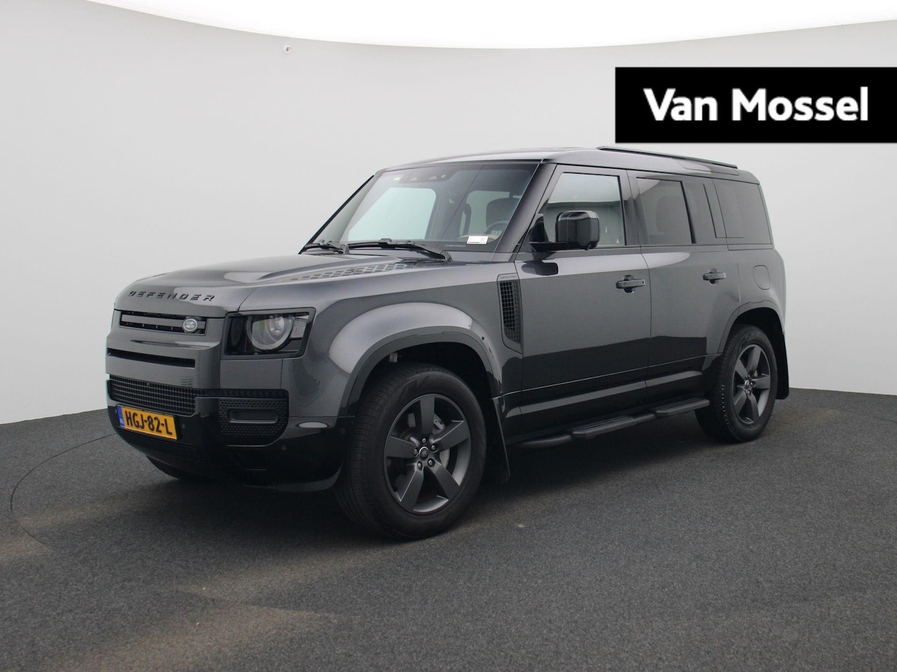 Land Rover Defender 110 - 2.0 P300e 110 X-Dynamic SE | Trekhaak | Premium Interior Pack | Black Exterior Pack | Col - AutoWereld.nl