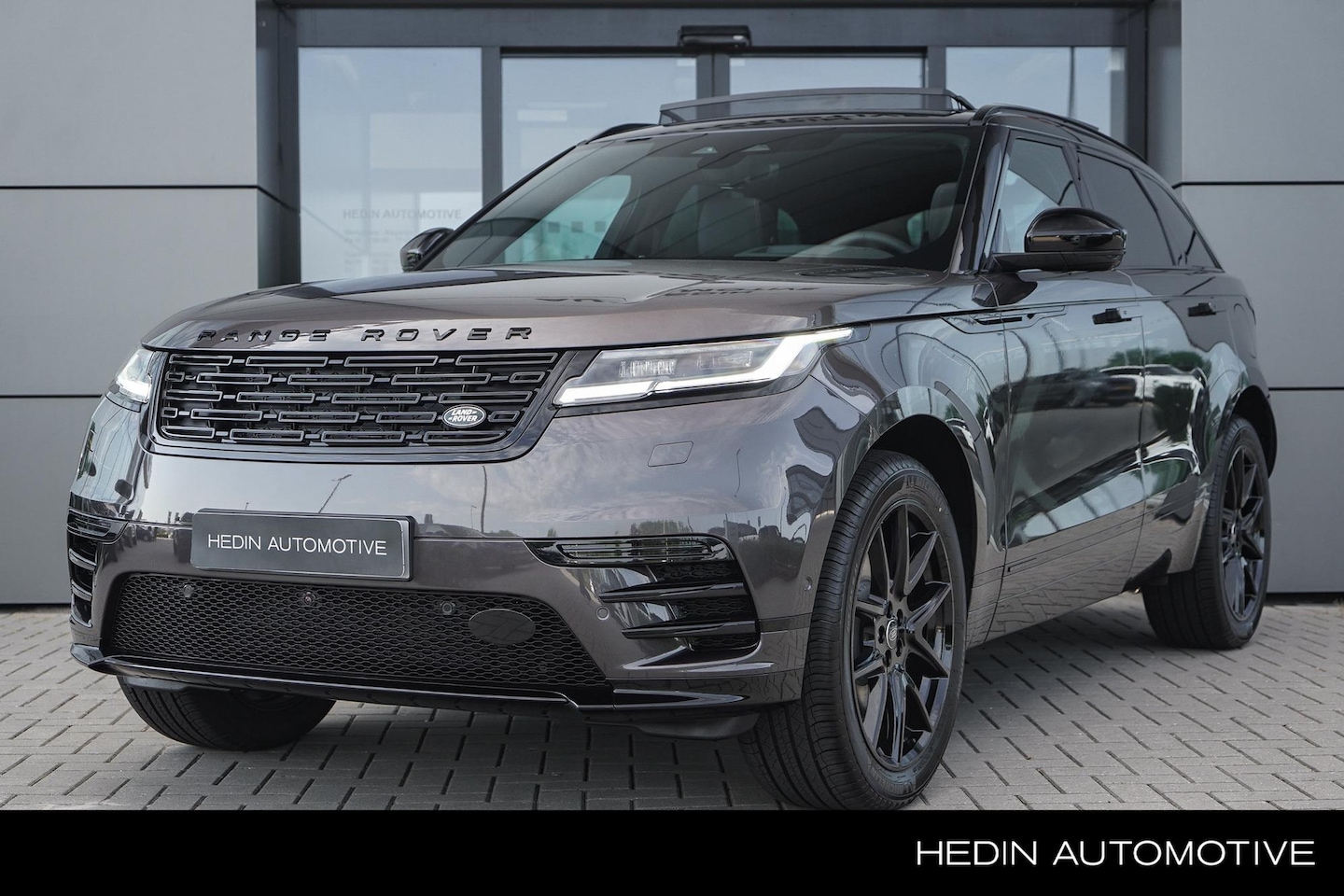 Land Rover Range Rover Velar - P400e Belgravia Edition l Charente Grey l 21" Gloss Black l Black Pack l - AutoWereld.nl