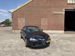 Alfa Romeo 147 - APK TOT OKTOBER 1.9 JTD Business