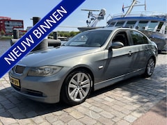 BMW 3-serie - 330i Dynamic Executive automaat navi airco/ecc leer