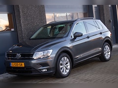 Volkswagen Tiguan - 1.4 TSI Comfortline Business | Trekhaak | Carplay | Climate | ACC | Bluetooth | Stuurbedie