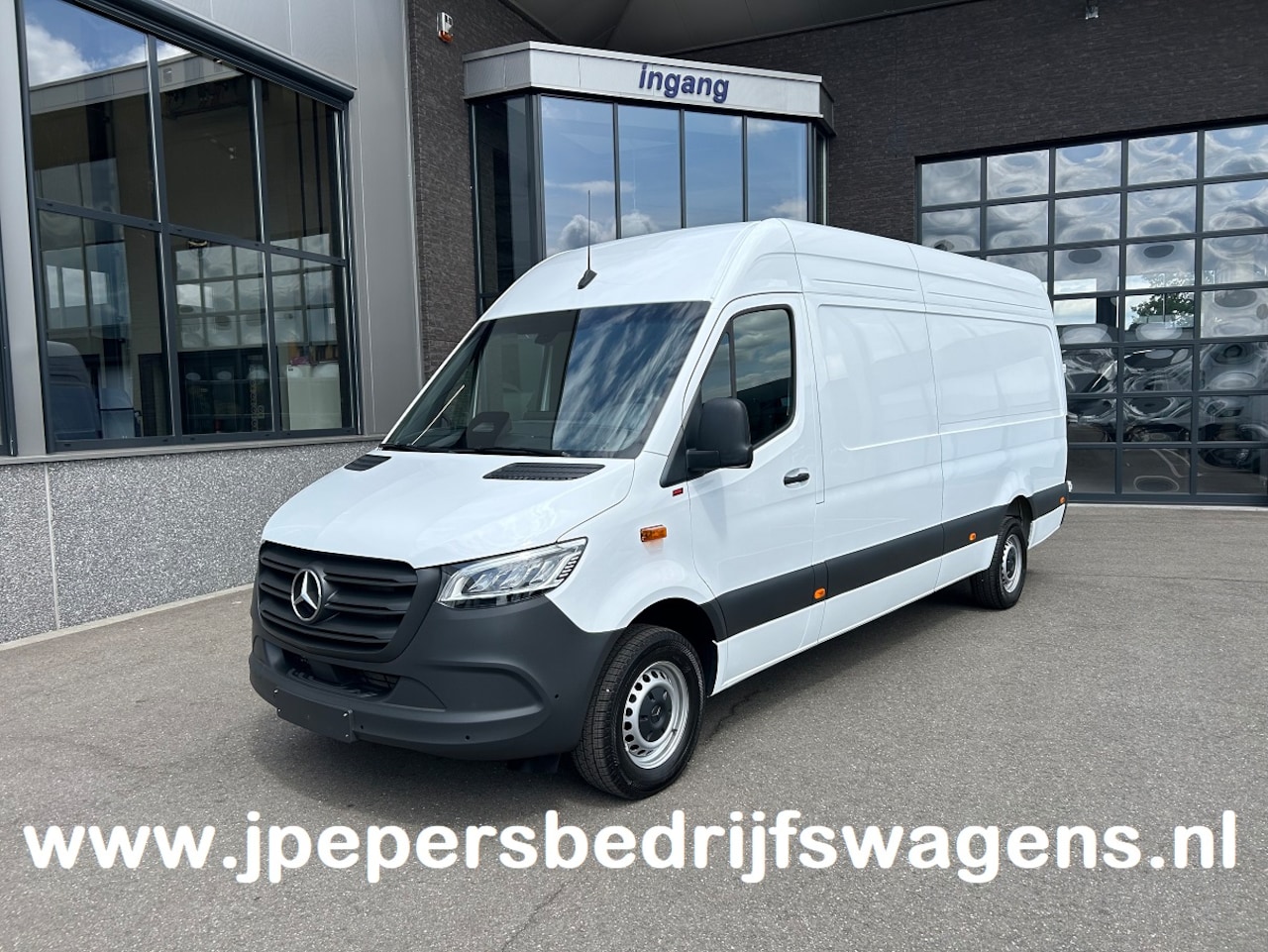 Mercedes-Benz Sprinter - 317 CDI L3 H2 Pro LED / MBUX / Navigatie / Camera / Cruise control / Airco / 270 Graden ac - AutoWereld.nl