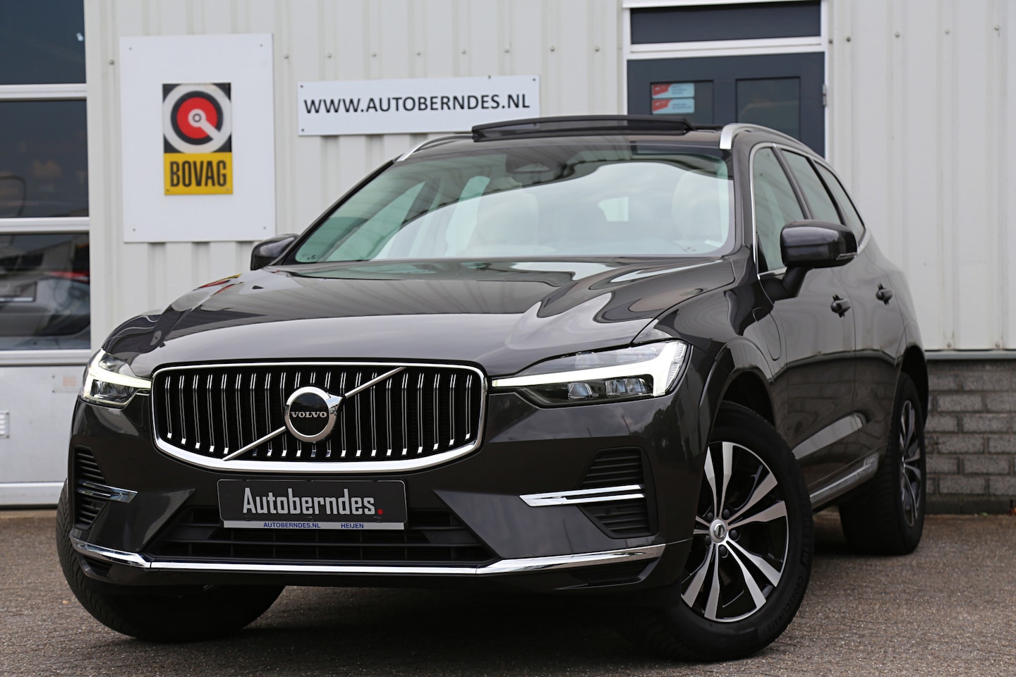 Volvo XC60 - 2.0 T6 Plug-in hybrid AWD Longe Range*Perfect Volvo Onderh.*Leder/Pano/Camera/Keyless Entr - AutoWereld.nl