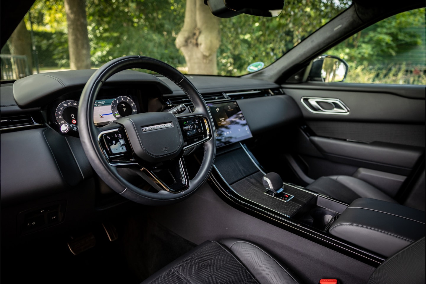 Land Rover Range Rover Velar - 2.0 P400e AWD Autobiography PHEV ACC Stoelventilatie 21" - AutoWereld.nl
