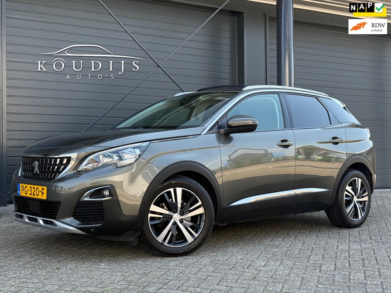 Peugeot 3008 - 1.6 e-THP Blue Lease Premium 1.6 e-THP Blue Lease Premium, Panodak, Camera, Keyless, Trekhaak - AutoWereld.nl