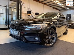 BMW 1-serie - 118i Dealer Onderhouden garantie Mogelijk 18'LM Mgril Parkeersensoren Stoelverwarming