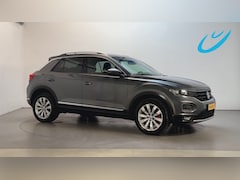 Volkswagen T-Roc - 1.5 TSI 150pk DSG Sport Parkeersensoren Navigatie App-Connect DAB+