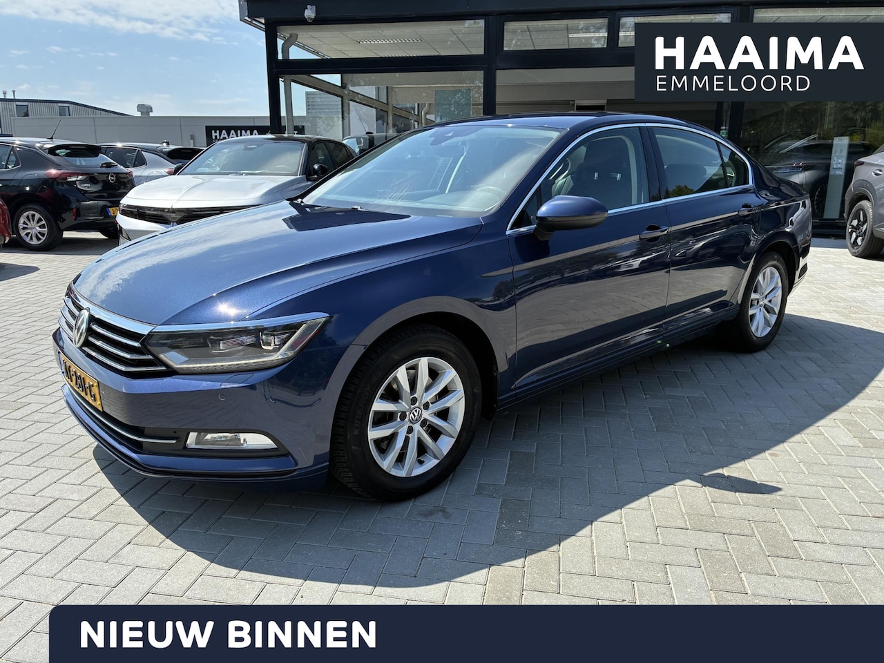 Volkswagen Passat - 1.8 TSI Business Edition R Automaat | Climate control | Achteruitrij camera | Navigatie | - AutoWereld.nl