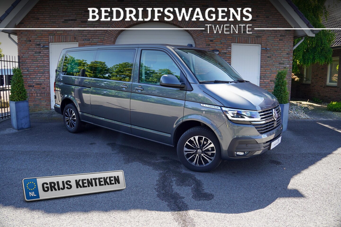 Volkswagen Transporter Caravelle - 150pk DSG DUB/CAB 2x Schuifdeur Caravelle T6.1 150 PK DSG DUB/CAB - AutoWereld.nl