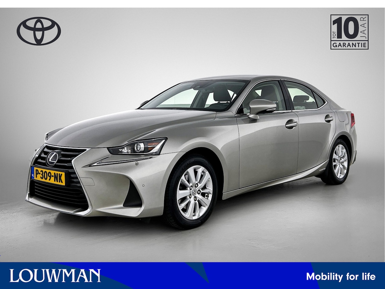 Lexus IS - 300h Hybrid | Navigatie | PDC | Halfleder | Dealer onderhouden | - AutoWereld.nl