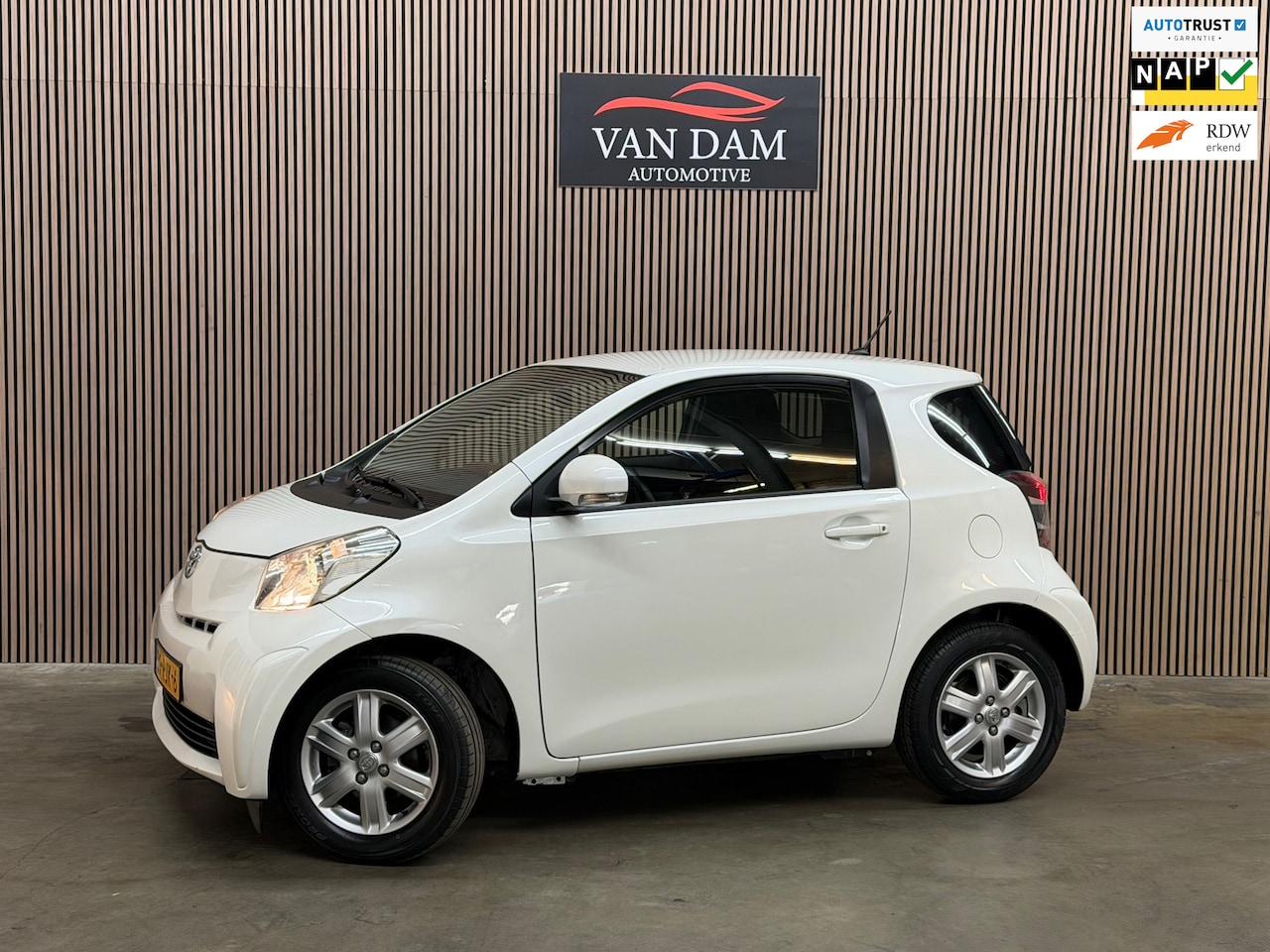 Toyota iQ - 1.0 VVTi Comfort 2011 NAP AIRCO TREKHAAK ELEK-RAMEN - AutoWereld.nl