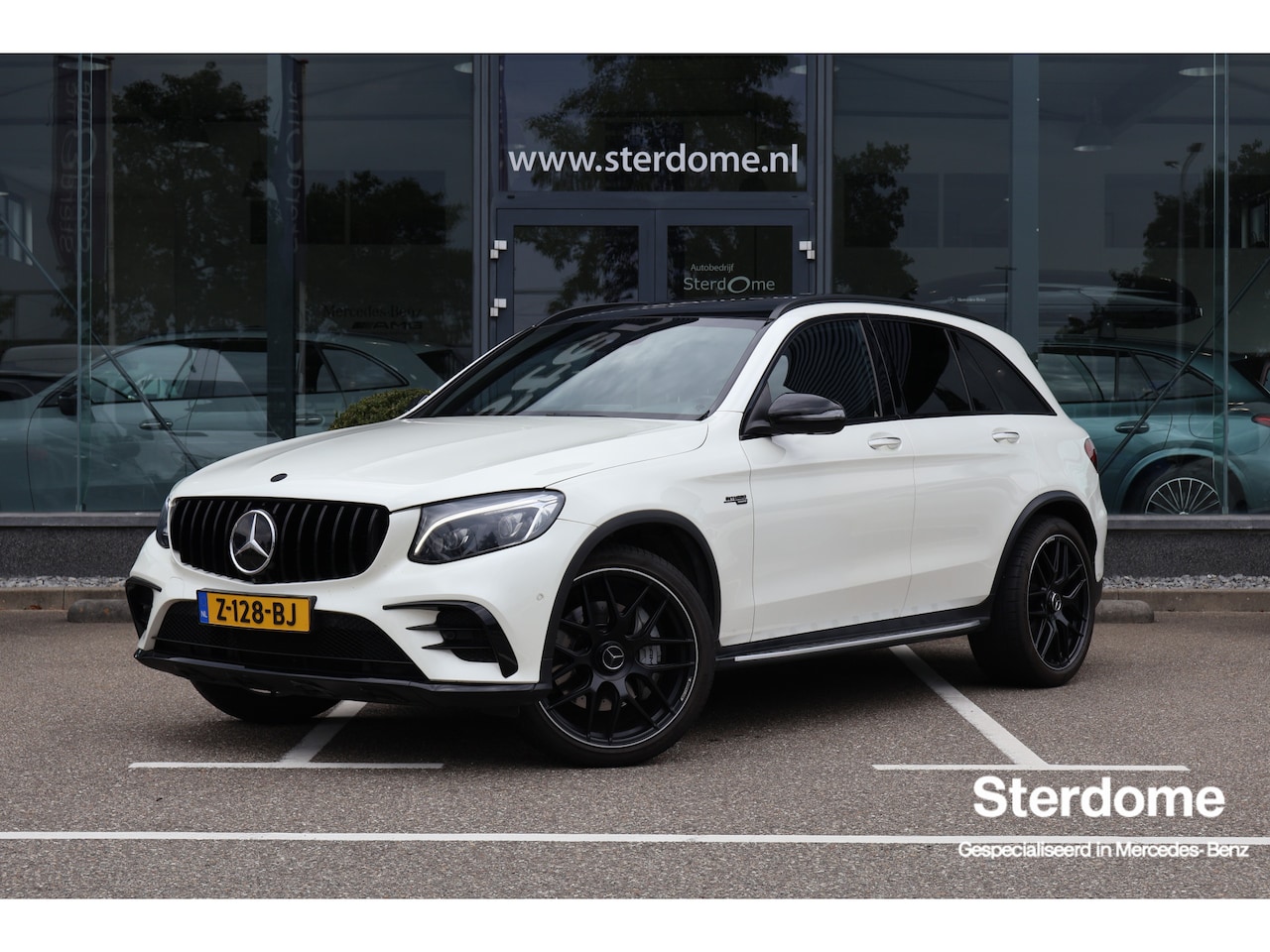Mercedes-Benz GLC-klasse - AMG 43 4MATIC 367 PK I Luchtvering I AIRMATIC I Panoramadak I Trekhaak I Distronic I 360 C - AutoWereld.nl