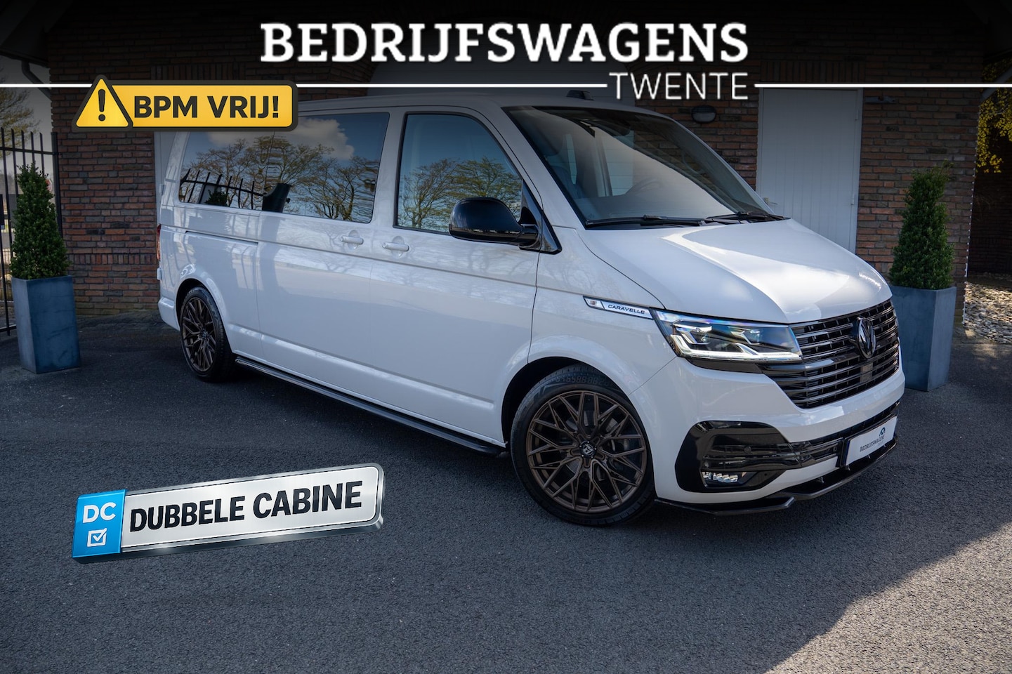 Volkswagen Transporter Caravelle - 2.0 TDI 150PK DSG LED ACC TREKHAAK - AutoWereld.nl