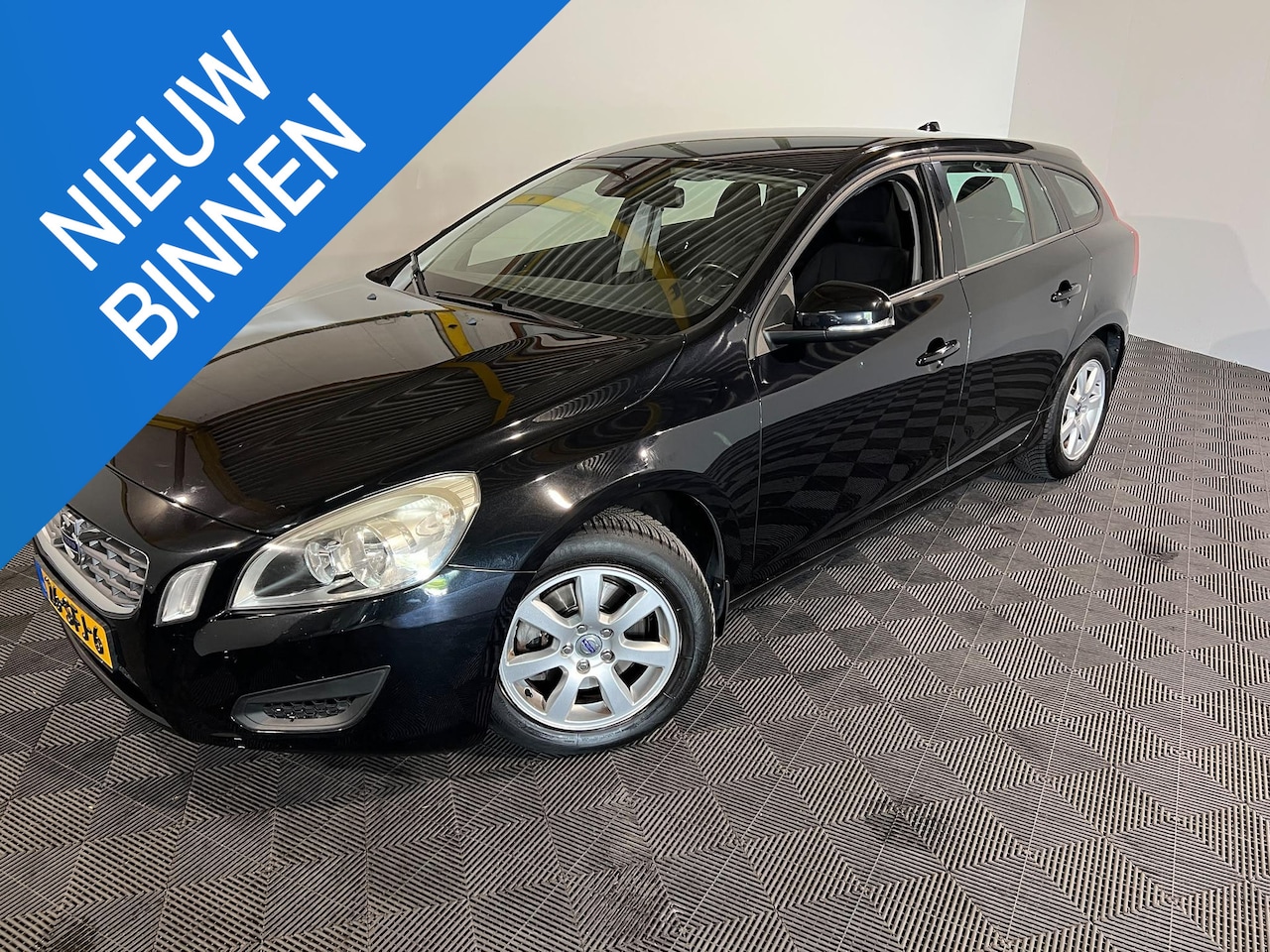 Volvo V60 - 1.6 T3 Kinetic 1.6 T3 Kinetic - AutoWereld.nl