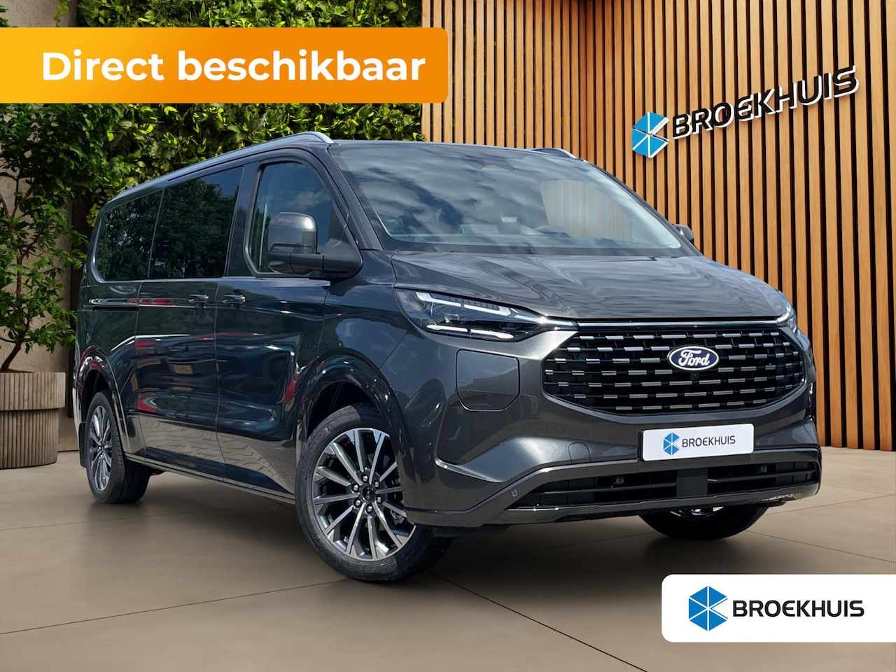 Ford Tourneo Custom - Titanium X Plug-in Hybrid 7 pers. | Panoramisch Dak | Elek. Trekhaak | Luxe | Op Voorraad! - AutoWereld.nl