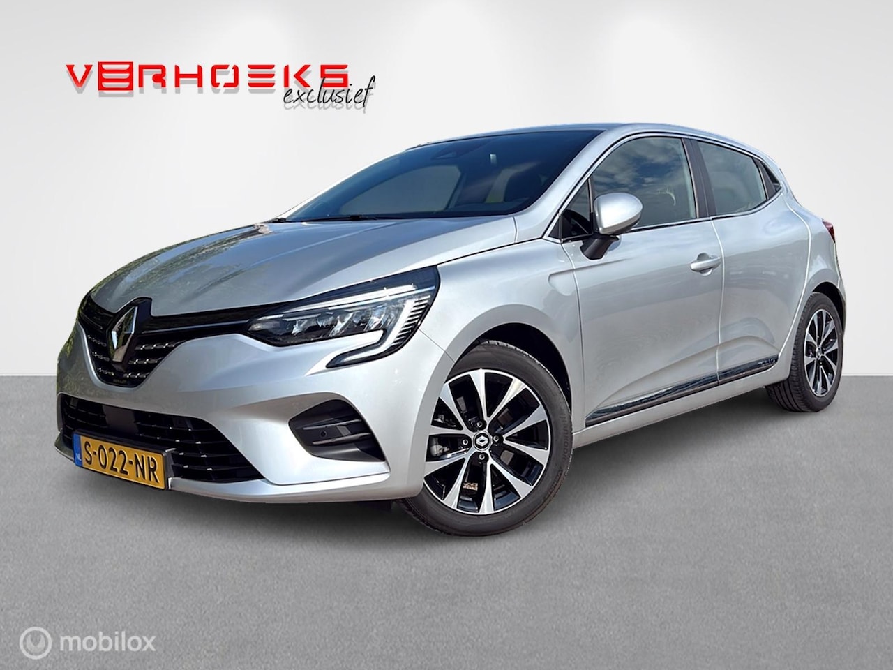 Renault Clio - 1.6 E-Tech Hybrid 140 Intens NIEUWSTAAT!! - AutoWereld.nl